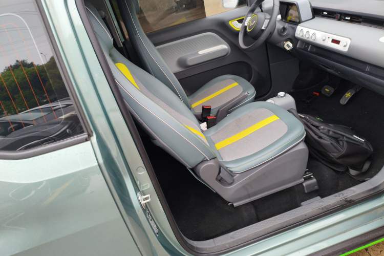 Used Wuling Hongguang MINIEV 2022 GAMEBOY 200km Gaming Edition with Lithium Iron Phosphate Right Front Seat