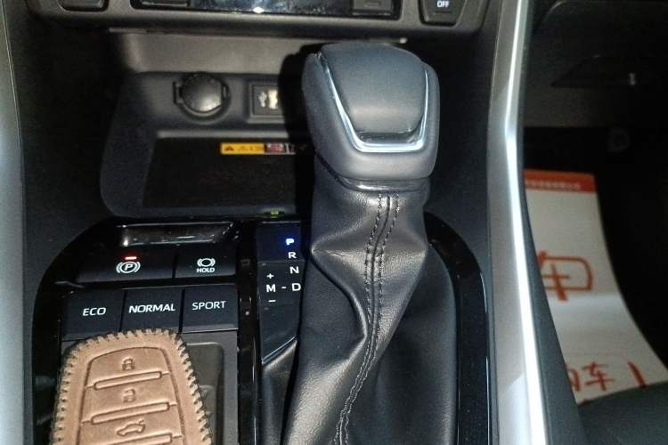 Used Toyota RAV4 2024 2.0L CVT Two-Wheel Drive Fashion Plus Edition Gear Lever