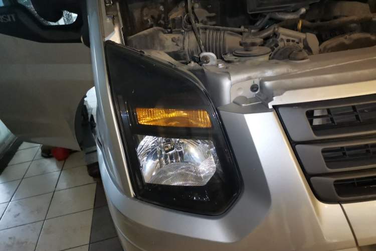 Used Ford Transit Custom 2016 2.2T Long-Wheelbase 6/7-Seater Mid-Roof Multi-Purpose Vehicle
