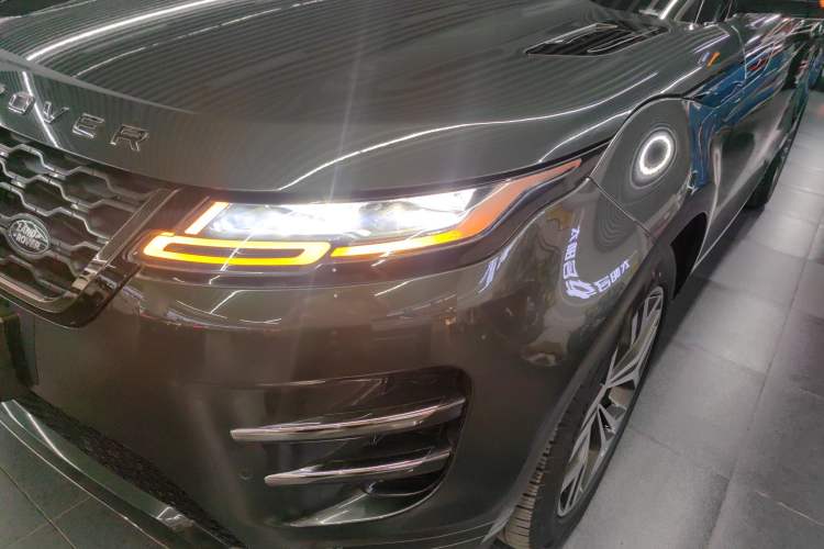 Used Land Rover Range Rover Evoque 2021 Range Rover Velar L 249PS R-Dynamic First Edition
