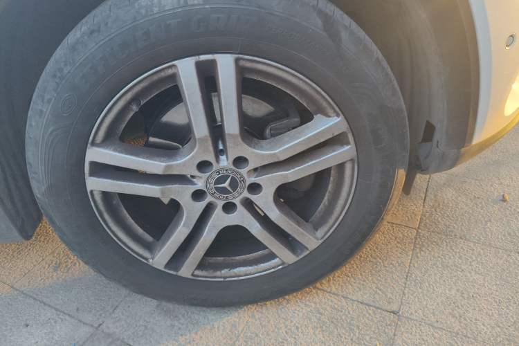 Used Mercedes-Benz GLB 2021 GLB 200 Dynamic Edition Right Front Wheel Hub