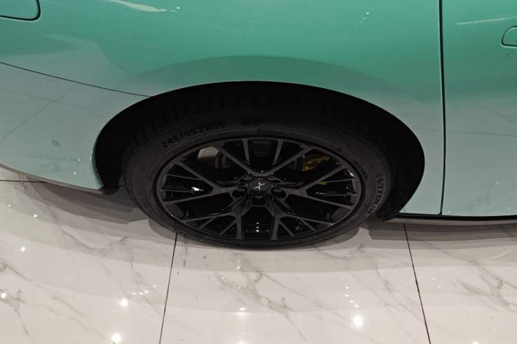 Used XPeng P7 2023 P7i 610 Pengyi Performance Edition Right Rear Wheel Hub