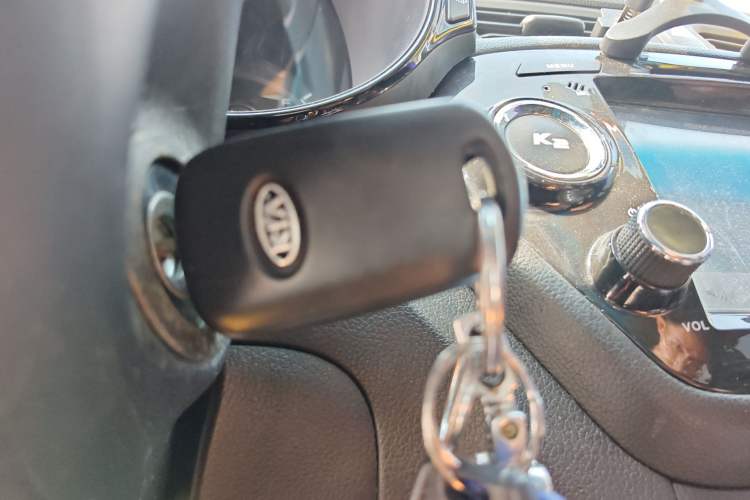 Used Kia K2 2012 Sedan 1.4L MT GLS Commemorative Edition Vehicle Key