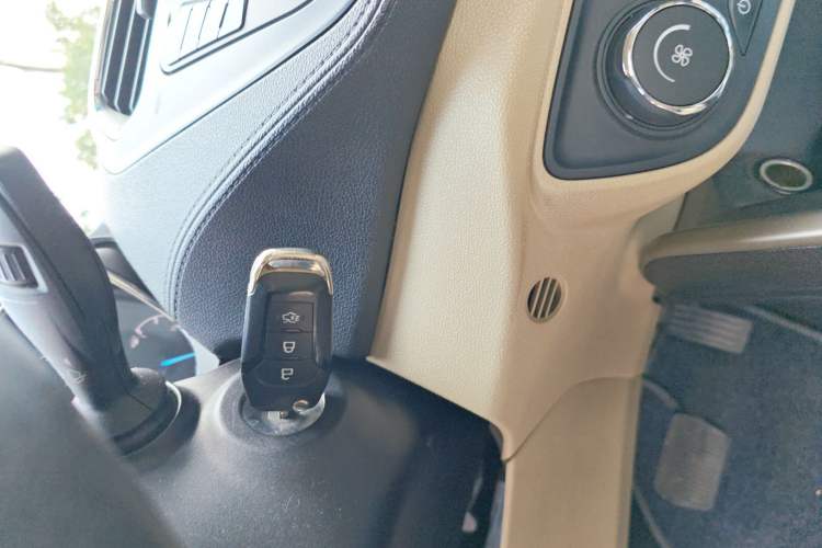 Used Ford Escort 2015 1.5L Automatic Fashion Model
