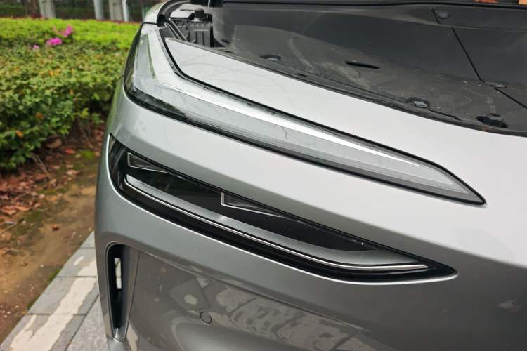 Used ONVO L60 2024 60 kWh Rear-Drive Version Right Front Headlight