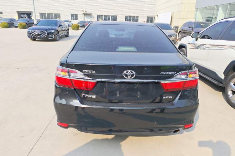 Used Toyota Camry 2016 2.0G 10th Anniversary Leading Edition