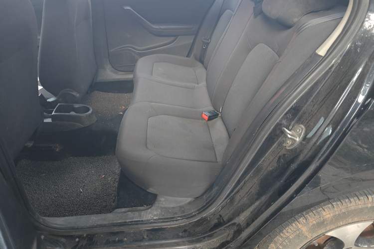 Used Volkswagen Jetta 2015 Value Edition 1.6L Manual Fashionable Style
