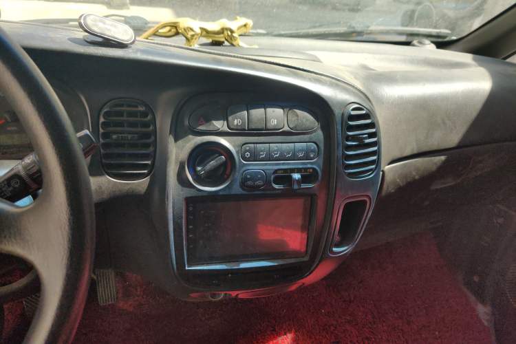 Used JAC Group Refine 2011 2.0L Shuttle Gasoline Comfort Edition HFC4GA3
