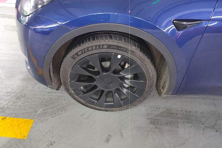 Used Tesla Model Y 2021 Long-Range All-Wheel-Drive Version