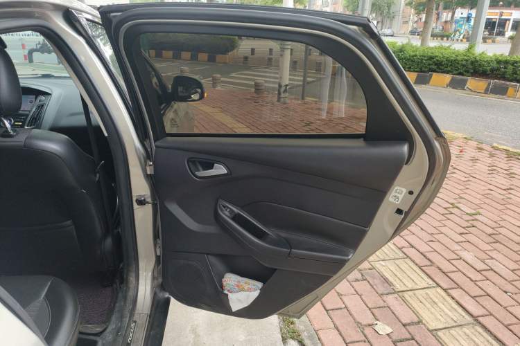 Used Ford Focus 2017 Hatchback EcoBoost 125 Automatic - Ultra-Powerful Style Edition with Smart Drive Features