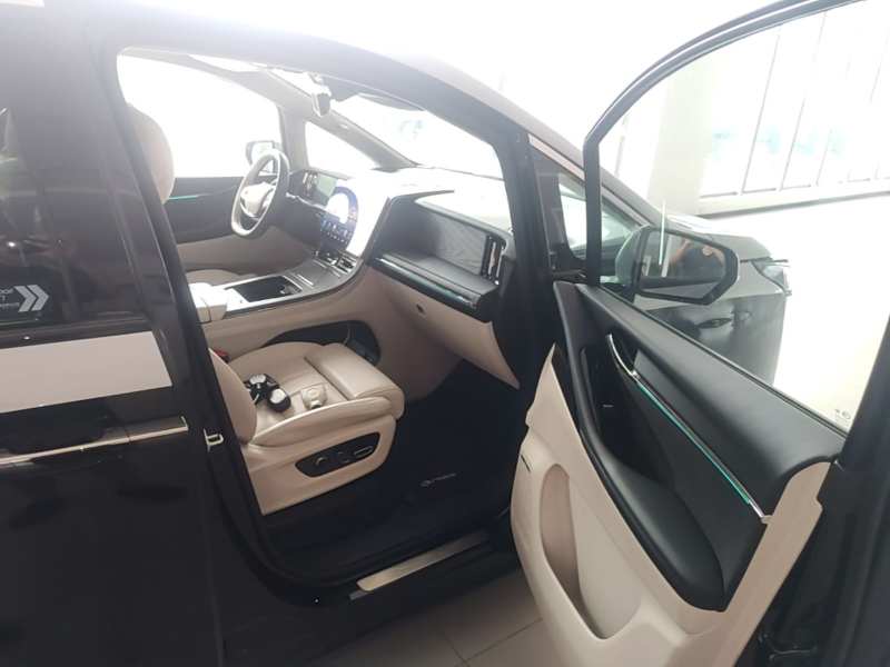 Used GAC Trumpchi Xiangwang M8 2025 Kunkun Series Ultra First-Class Cabin — 28