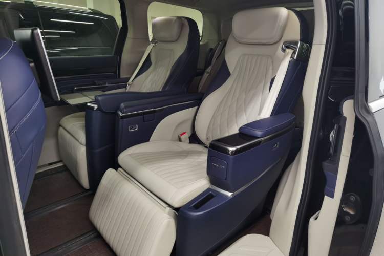 Used SAIC MAXUS G90 2022 2.0T Starry Seven-Seater