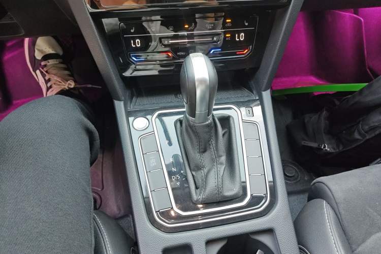 Used Volkswagen Magotan 2020 330TSI DSG Luxury Edition Gear Lever