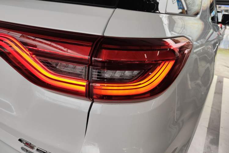 Used CHANGAN CS95 2021 2.0T Four-Wheel Drive Luxury Version
