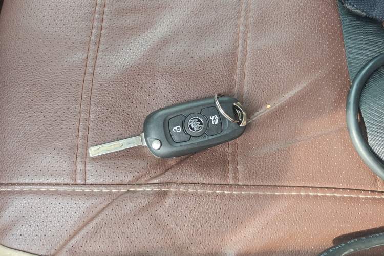 Used Buick Verano 2017 Sedan 15S Manual Entry-Level Model Vehicle Key