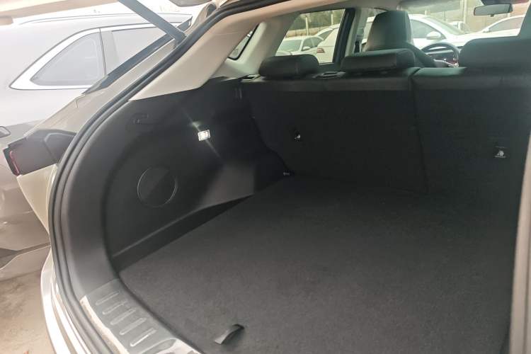 Used CHANGAN OSHAN Z6 2023 Blue Whale 1.5T DCT Smart-Led City Edition Trunk