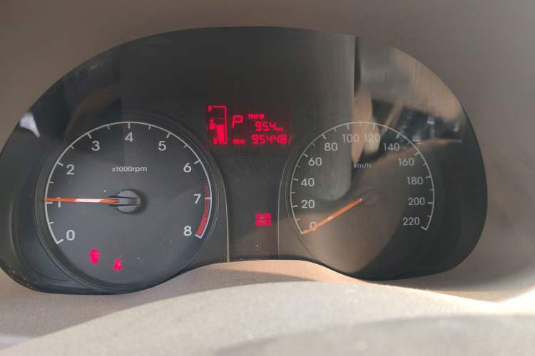 Used Hyundai Verna (older generation) 2013 Sedan 1.4L Automatic Standard GL Model Instrument Cluster