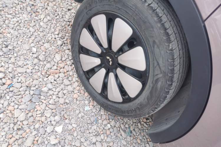 Used Wuling Bingo 2023 333 km Lingxi Connected Version Right Rear Wheel Hub