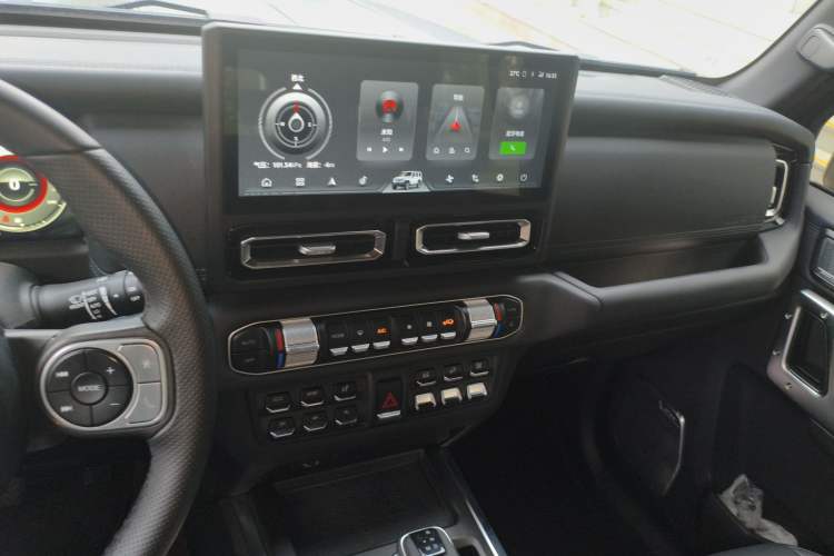 Used 212 T01 2024 2.0T Mechanic