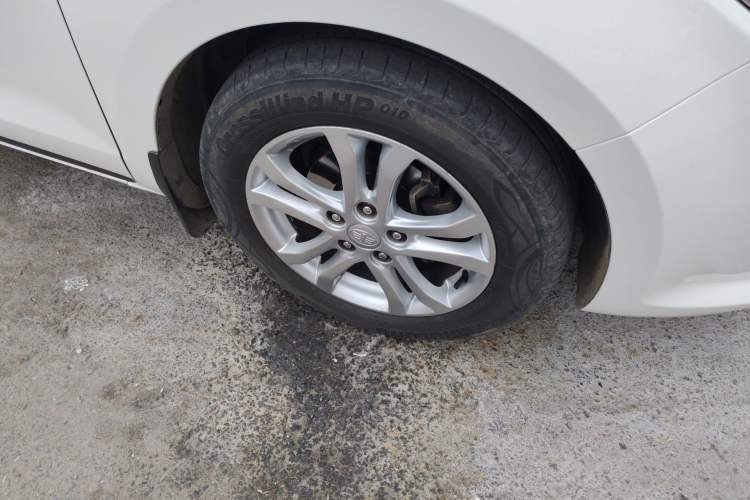 Used Bestune B50 2016 1.6L manual Comfort trim level Right Front Wheel Hub