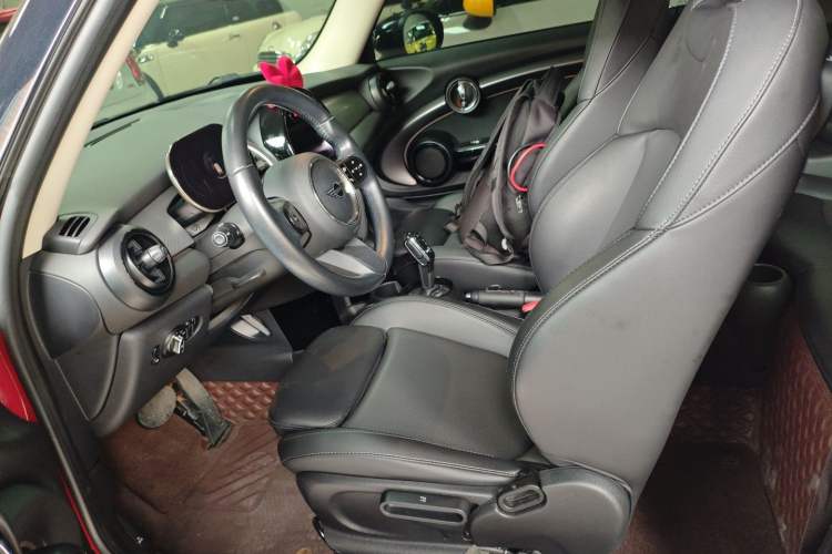 Used MINI 2022 1.5T COOPER Classic Edition
