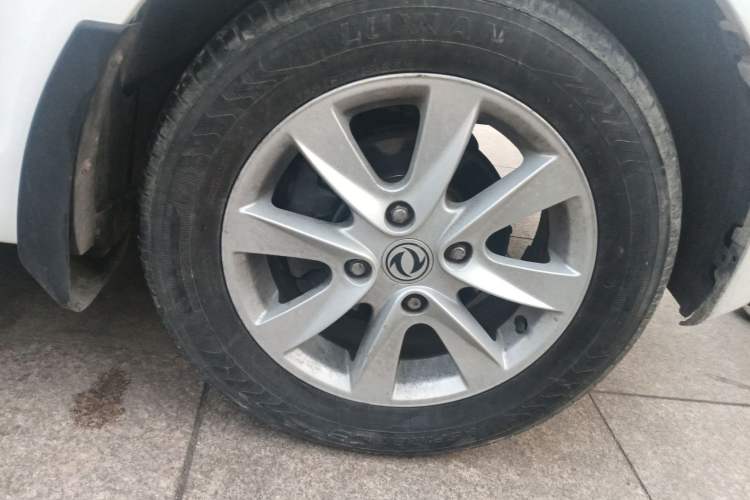 Used Dongfeng Fengon 330 2018 1.5L Manual Practical II DK15 Right Front Wheel Hub