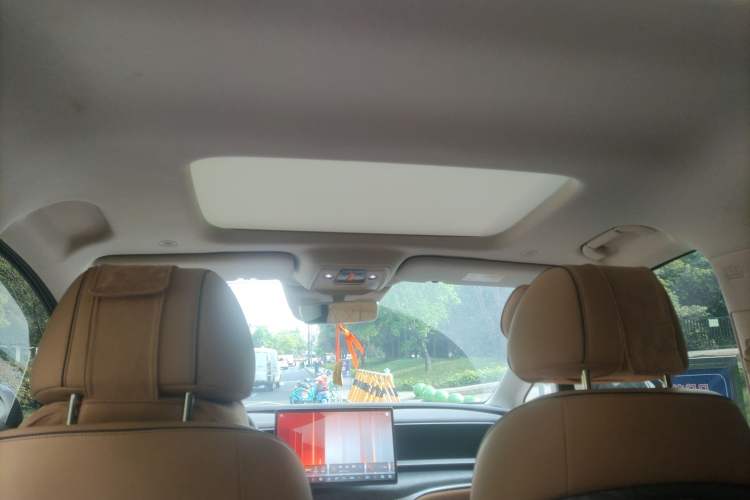 Used Denza D9 2024 DM-i 970 Luxury Model
