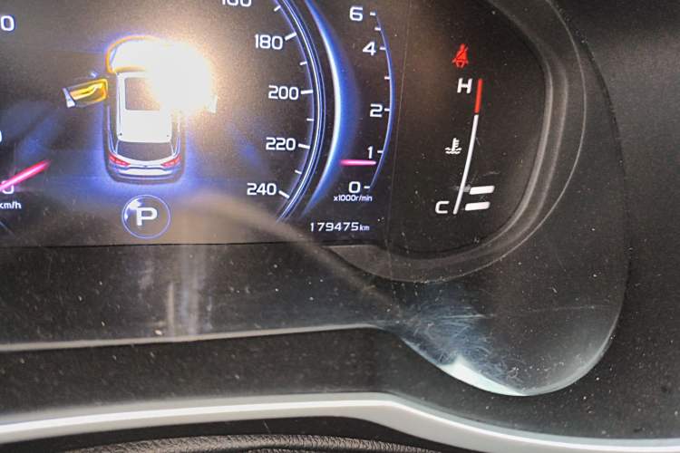 Used Geely Auto Emgrand X7 Sport 2018 Revised Version 1.8TD Automatic Two-Wheel Drive Smart Connectivity 4G-Enabled Edition
