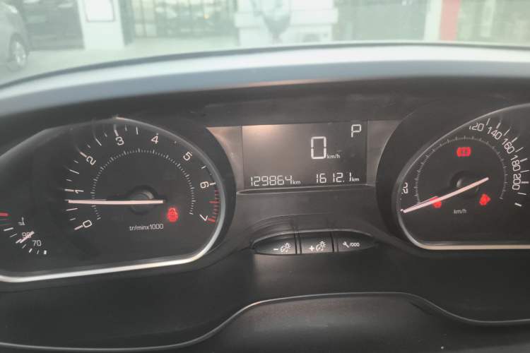 Used Peugeot 2008 2014 1.6L Automatic Fashion Edition Odometer Close Up