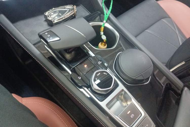 Used CHANGAN Eado 2023 Changan Edition PLUS Blue Whale NE 1.4T GDI DCT Prestige Version
