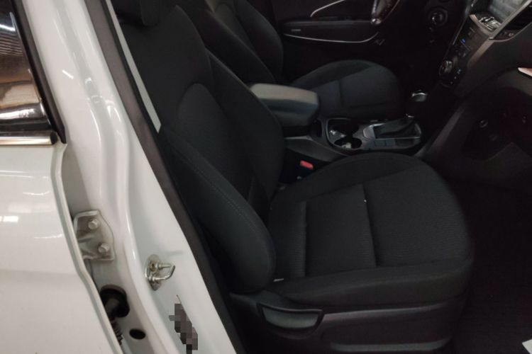 Used Hyundai Santa Fe 2013 2.4L Automatic 2WD Comfort Edition Right Front Seat