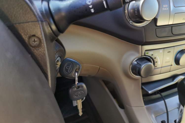 Used Toyota Highlander 2011 2.7L Two-Wheel Drive 5-Seater Elite Edition
