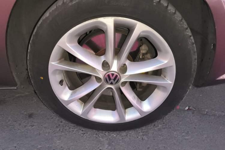 Used Volkswagen CC 2012 1.8TSI Prestige Model Right Front Wheel Hub