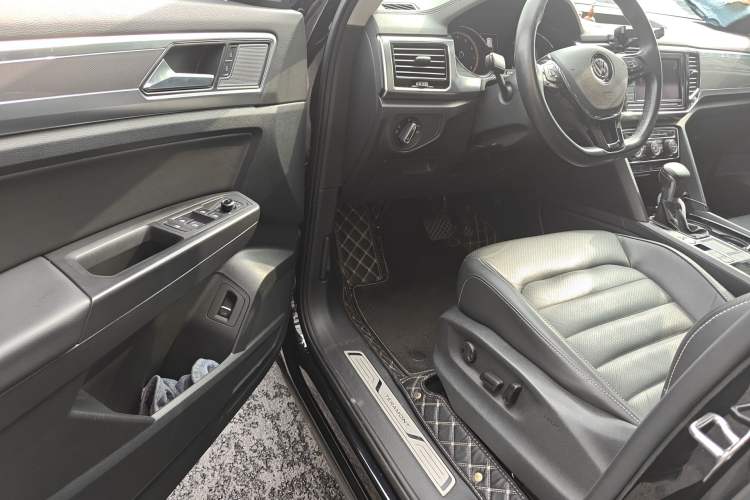 Used Volkswagen Teramont 2019 330TSI Two-Wheel-Drive Luxury Edition China V Standard
