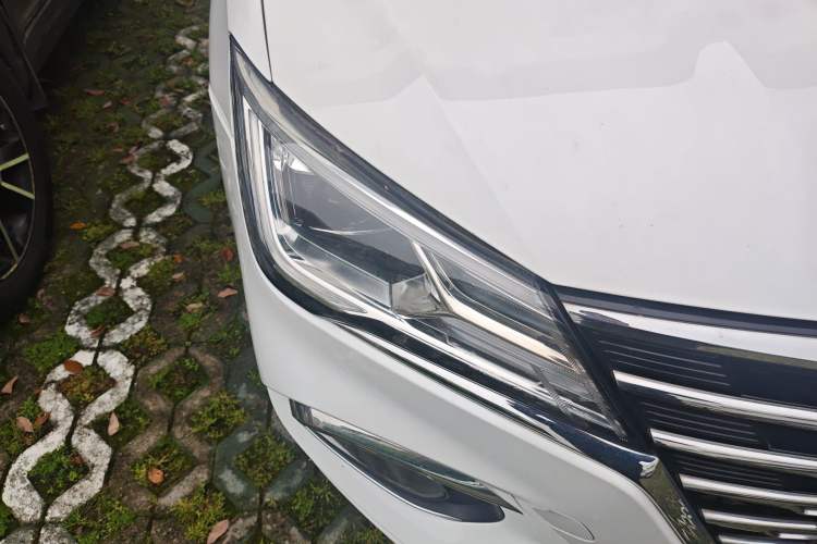 Used Roewe i5 2020 1.5L Automatic 4G Connected Linghao Edition Right Front Headlight
