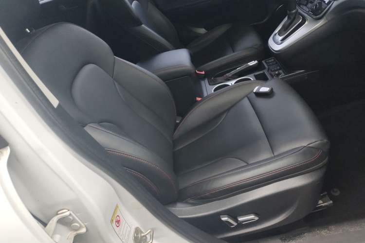 Used Haval H6 2015 Sport Edition 1.5T Automatic Two-Wheel Drive Luxury Model Right Front Seat