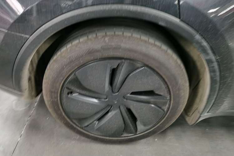 Used Tesla Model Y 2025 Rear-Wheel-Drive Version
