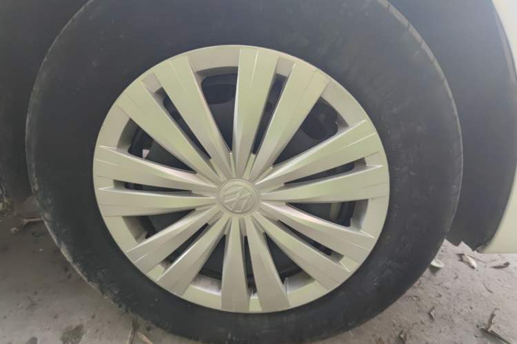 Used Volkswagen Santana 2021 1.5L Automatic Fashion Edition Right Front Wheel Hub