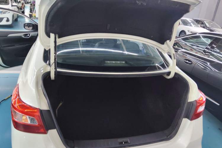 Used Nissan Sylphy 2021 Classic 1.6XE CVT Comfort Edition Trunk