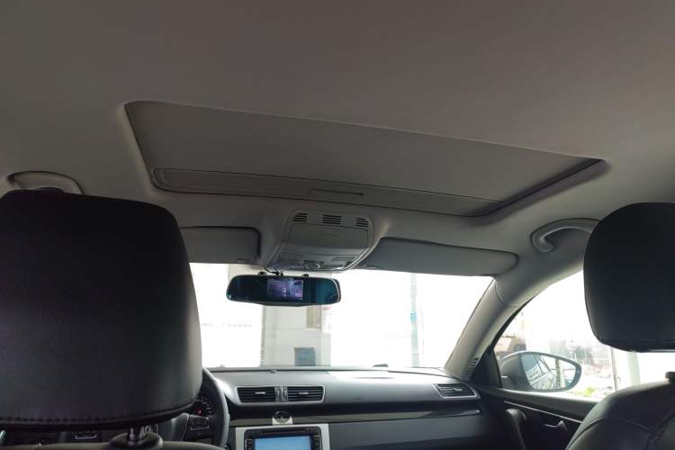 Used Volkswagen Magotan 2013 1.8TSI Luxury Model Headliner