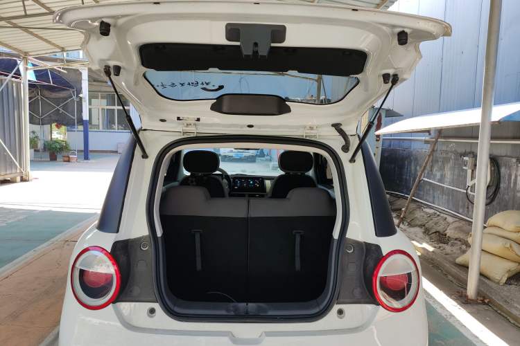 Used CHANGAN Lumin 2022 301km Honey-Sweet Version Trunk