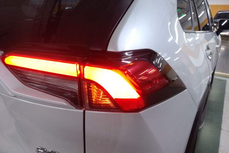 Used Toyota RAV4 2021 2.0L CVT 4x4 Style PLUS Edition
