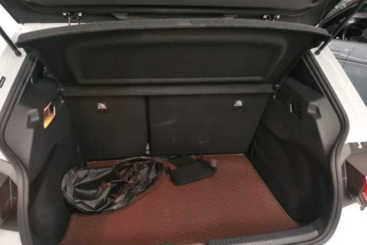 Used Volkswagen ID.3 2025 Smart Model Outstanding Oxygen Edition Trunk