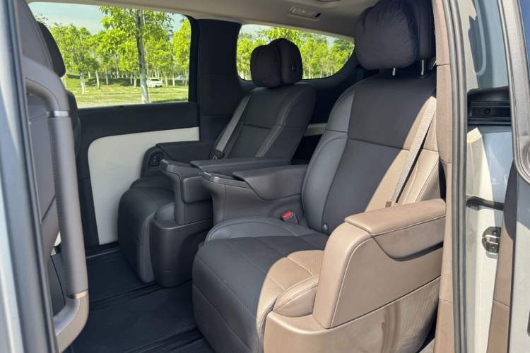 Used Li Auto MEGA 2024 Ultra Model