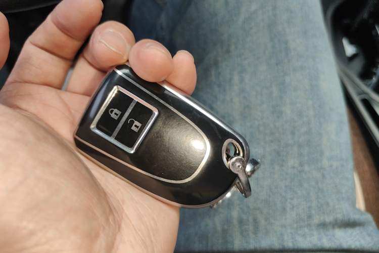 Used Toyota YARiS L Zhi Xuan 2022 X-Trail 1.5L CVT Luxury PLUS Edition Vehicle Key