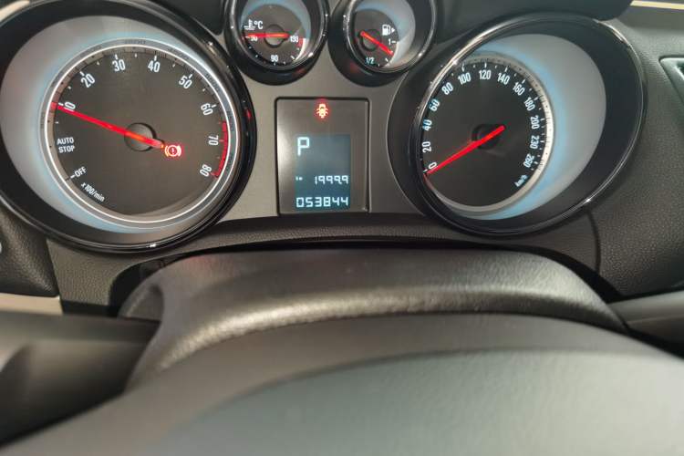 Used Buick Encore 2015 1.4T Automatic Two-Wheel Drive Urban Elite Version