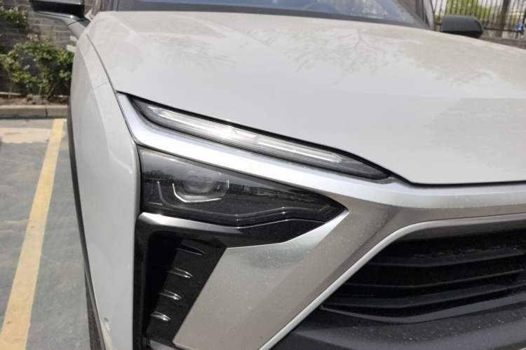 Used Nio ES8 2020 415 km Range 6-Seater Version Right Front Headlight