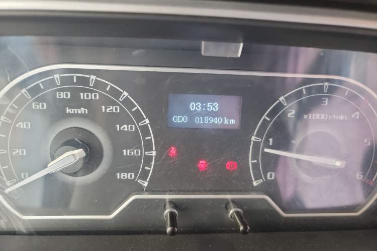 Used SAIC MAXUS Xintu V80 2023 2.0T Manual Classic Aoyuntong Long Wheelbase Mid-Height 6/7/8/9-Seater Odometer Close Up