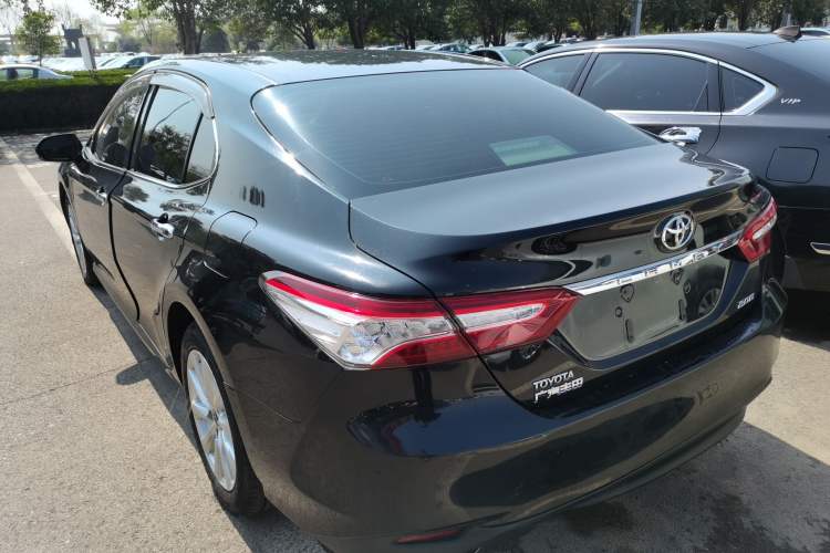 Used Toyota Camry 2018 2.0G Luxury Edition
