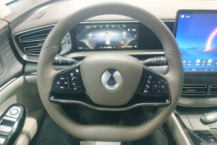 Used Denza D9 2022 DM-i 970 Four-Wheel Drive Prestige Model
